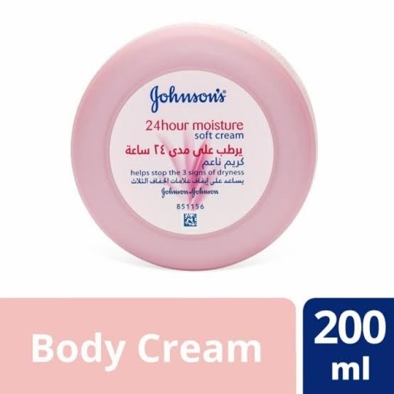 جونسون كريم للجسم ترطيب ناعم على مدار 24 ساعة 200مل